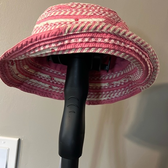 GAP Kids Pink Striped Hat - Picture 1 of 5